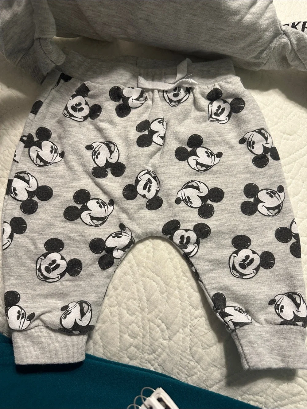 0283 Disney Gray Mickey Mouse Hoodie & Jogger Set size 6-9 months